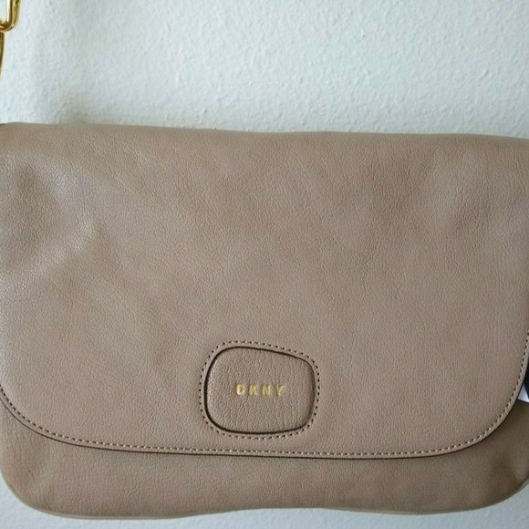 NEW DKNY Leather Beige Tan Expandable Shoulder Cross body  Handbag - Picture 2 of 8